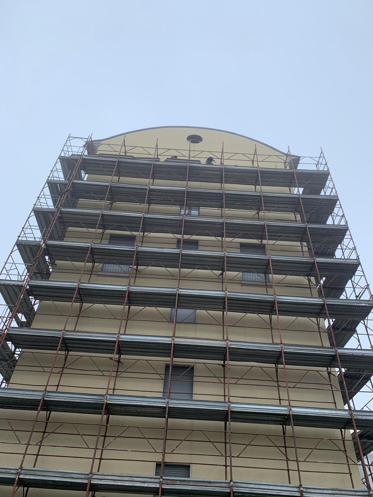 Ponteggi su facciata